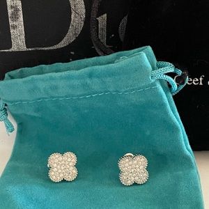 Vintage Magic Clover Earrings Gold 18k $2500